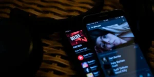 Música e IA: Como a indústria adota rastreamento e licenciamento efetivo